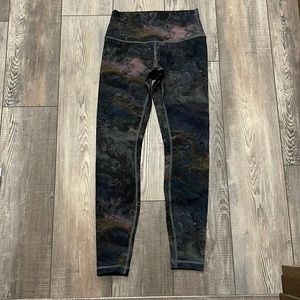 Lululemon leggings size 6